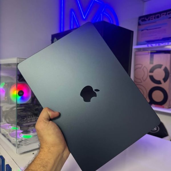 MACBOOK AIR 13 M3 2024 8GB RAM 500GB